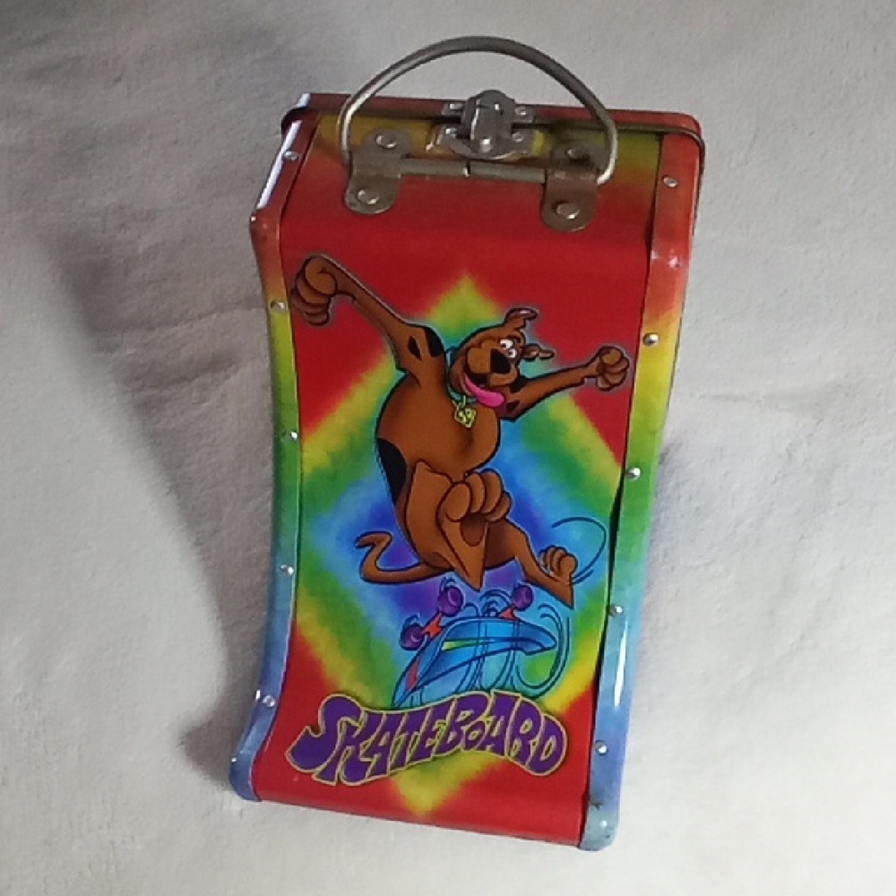 SCOOBY DOO VINTAGE SKATEBOARD SKATE RAMP LUNCH BOX! VERY COOL COLLECTORS ITEM!